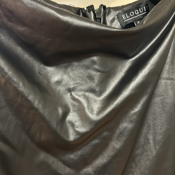 Eloqui faux leather skirt, size 18 - Picture 3 of 3